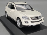 Modellautos 1:43 Minichamps Mercedes-Benz M-Klasse W164 2005 Weiß mit OVP