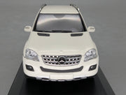 Modellautos 1:43 Minichamps Mercedes-Benz M-Klasse W164 2005 Weiß mit OVP