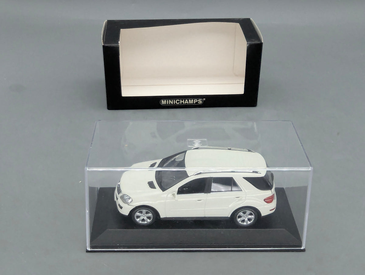 Modellautos 1:43 Minichamps Mercedes-Benz M-Klasse W164 2005 Weiß mit OVP