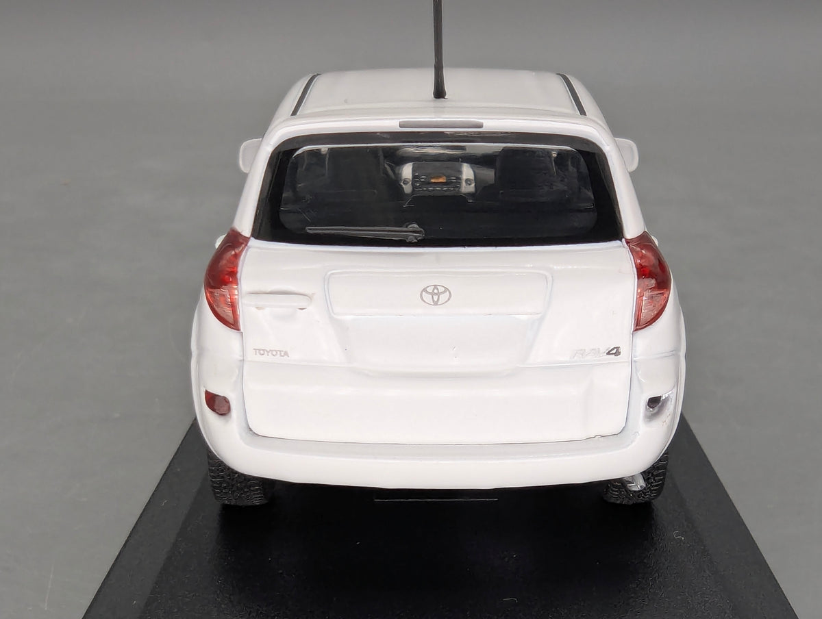 Modellautos 1:43 Minichamps Toyota RAV4 2006 White Schneeweiß mit OVP