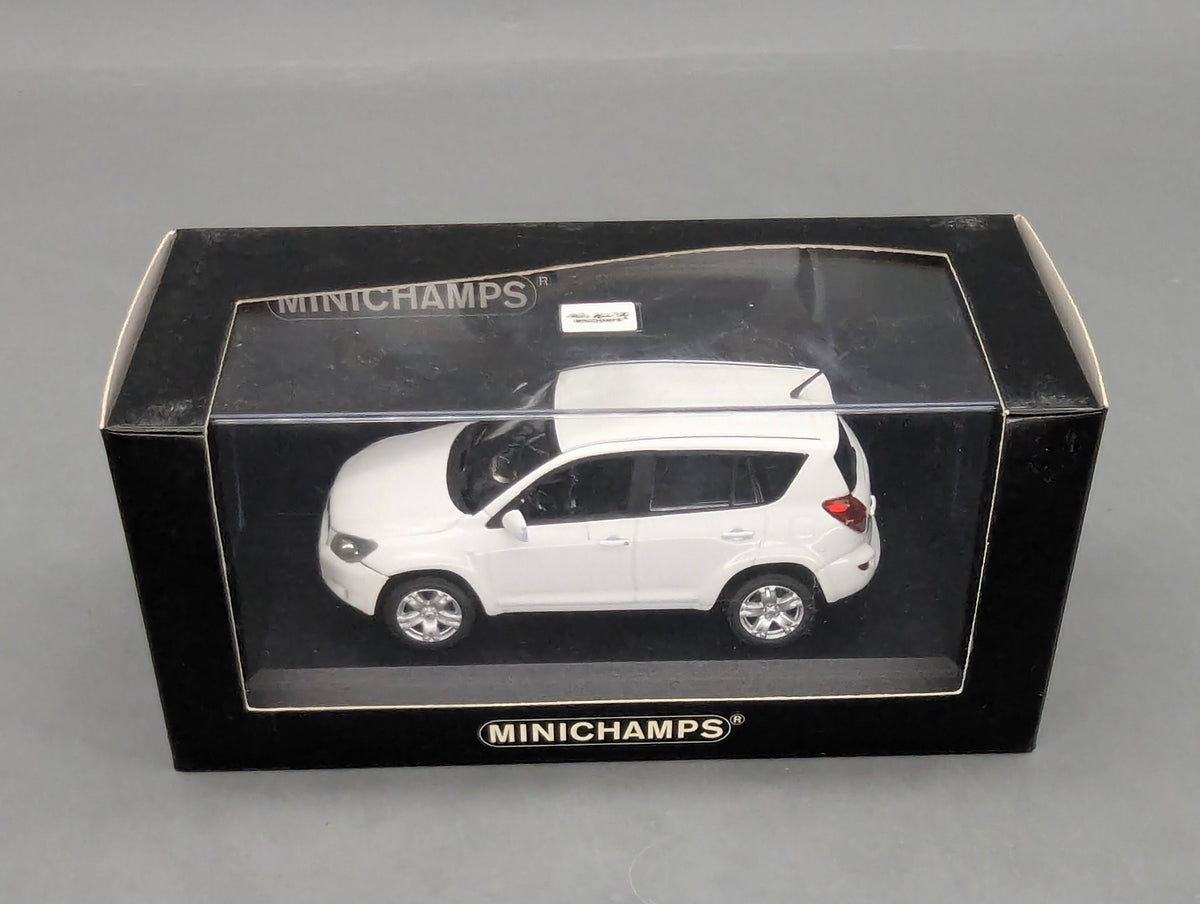 Modellautos 1:43 Minichamps Toyota RAV4 2006 White Schneeweiß mit OVP