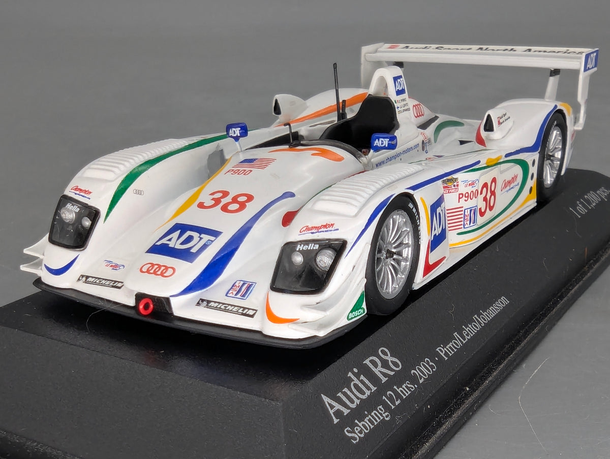 Modellautos 1:43 Minichamps Audi R8 12h Sebring 2003 #38 mit OVP