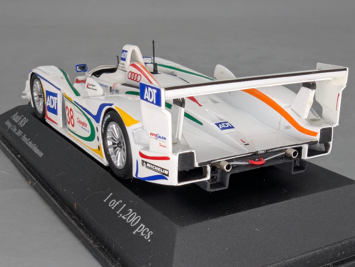 Modellautos 1:43 Minichamps Audi R8 12h Sebring 2003 #38 mit OVP