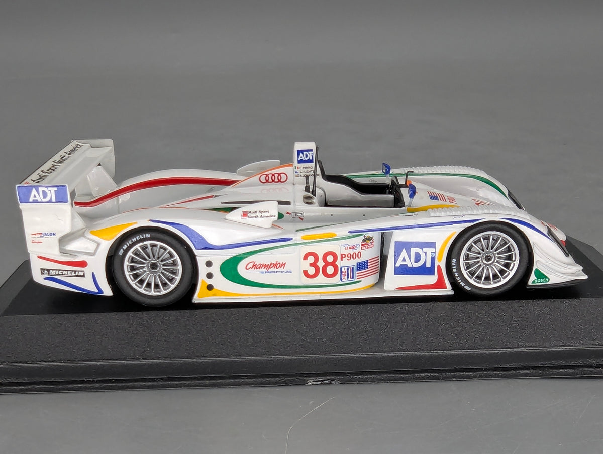 Modellautos 1:43 Minichamps Audi R8 12h Sebring 2003 #38 mit OVP