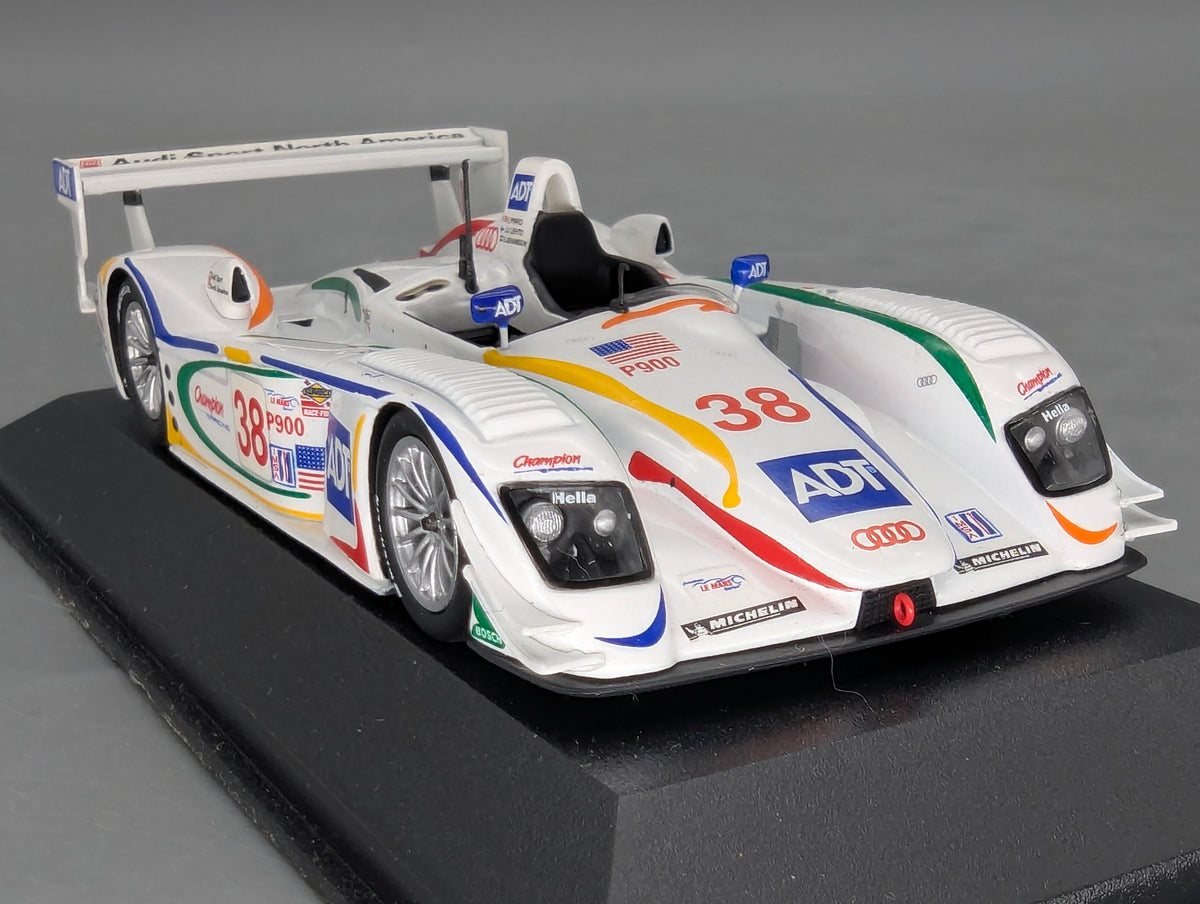 Modellautos 1:43 Minichamps Audi R8 12h Sebring 2003 #38 mit OVP