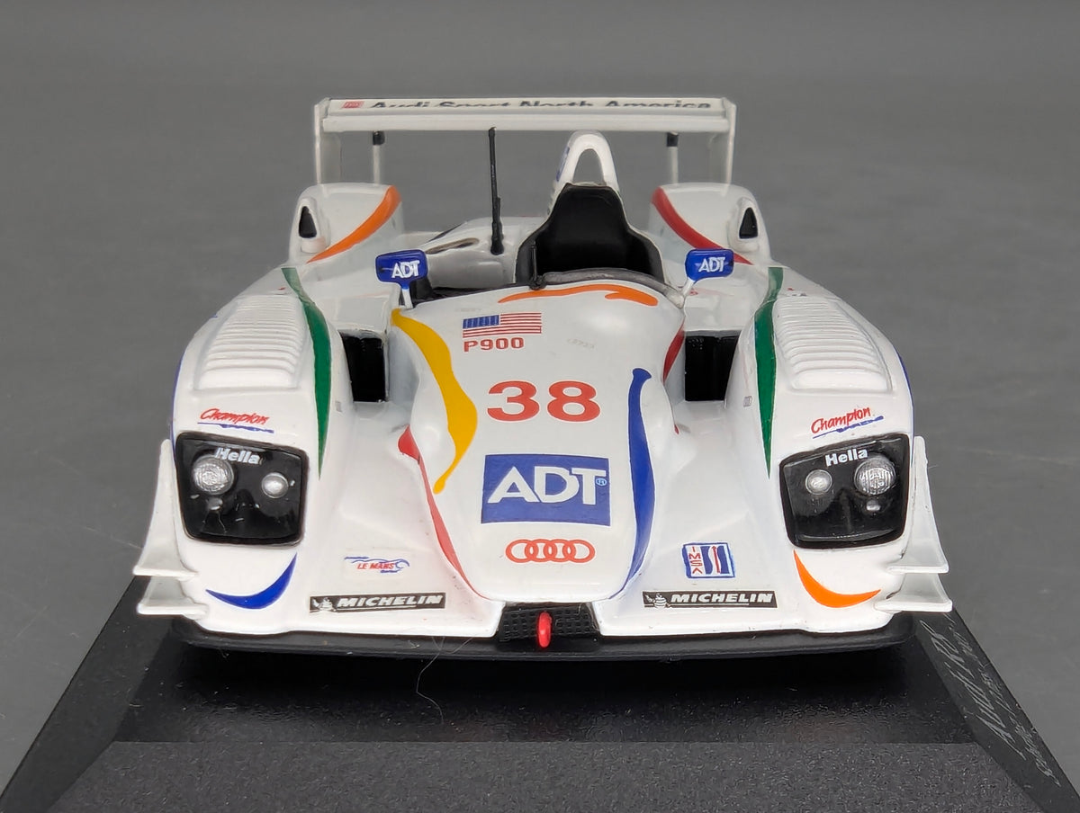 Modellautos 1:43 Minichamps Audi R8 12h Sebring 2003 #38 mit OVP
