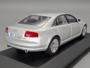 Modellautos 1:43 Minichamps Audi A8 4.2 Coupe Eissilber Metallic Silber mit Dealer OVP