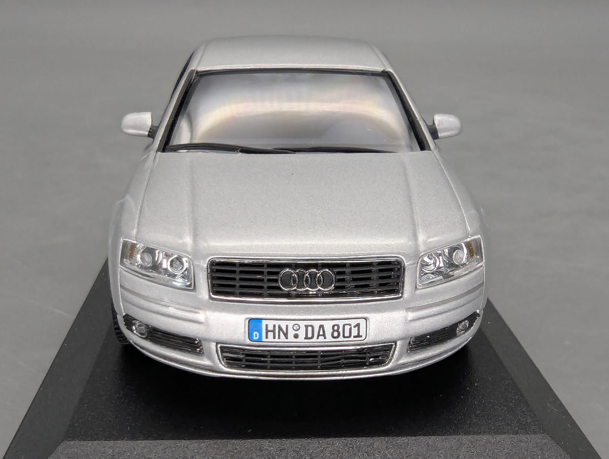 Modellautos 1:43 Minichamps Audi A8 4.2 Coupe Eissilber Metallic Silber mit Dealer OVP