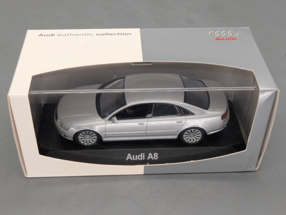 Modellautos 1:43 Minichamps Audi A8 4.2 Coupe Eissilber Metallic Silber mit Dealer OVP