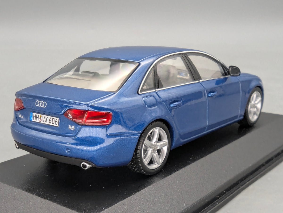 Modellautos 1:43 Minichamps Audi A4 3.2 Quattro Aruba Blau Metallic mit Dealer OVP