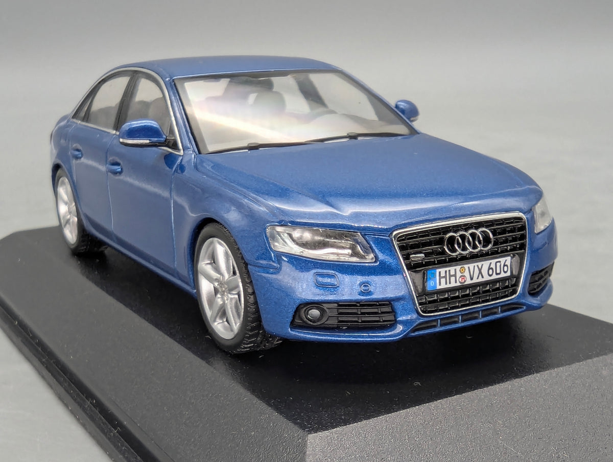 Modellautos 1:43 Minichamps Audi A4 3.2 Quattro Aruba Blau Metallic mit Dealer OVP