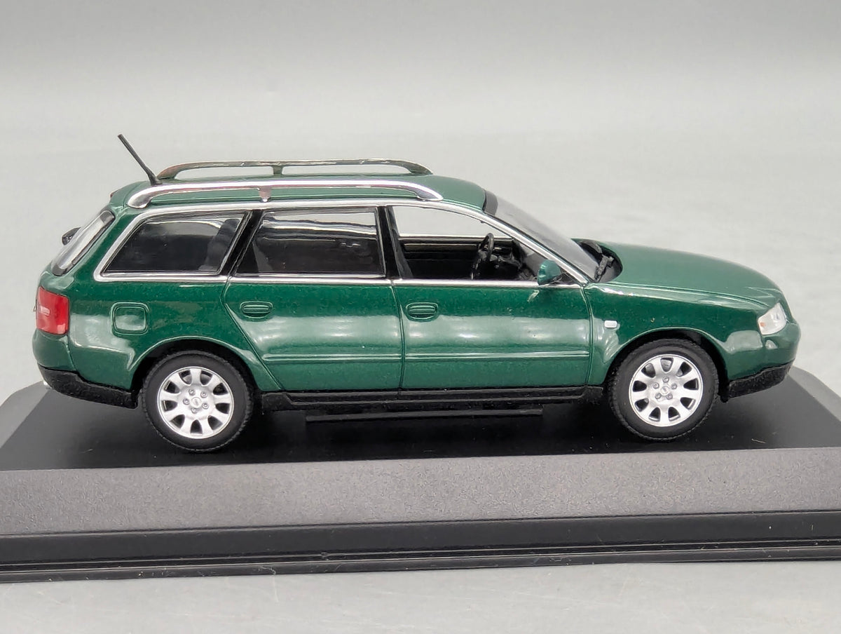 Modellautos 1:43 Minichamps Audi A6 3.0 Avant Grün Met. mit Dealer OVP