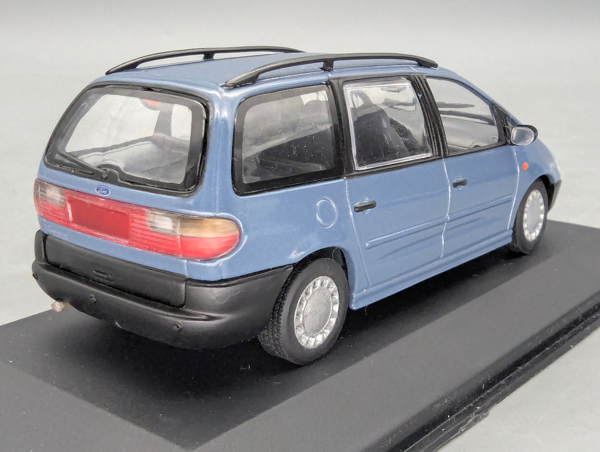 Modellautos 1:43 Minichamps Ford Galaxy Hellblau mit Dealer OVP
