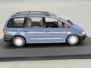 Modellautos 1:43 Minichamps Ford Galaxy Hellblau mit Dealer OVP