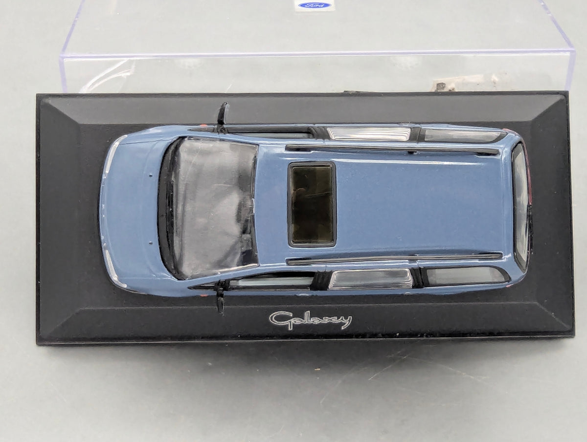 Modellautos 1:43 Minichamps Ford Galaxy Hellblau mit Dealer OVP