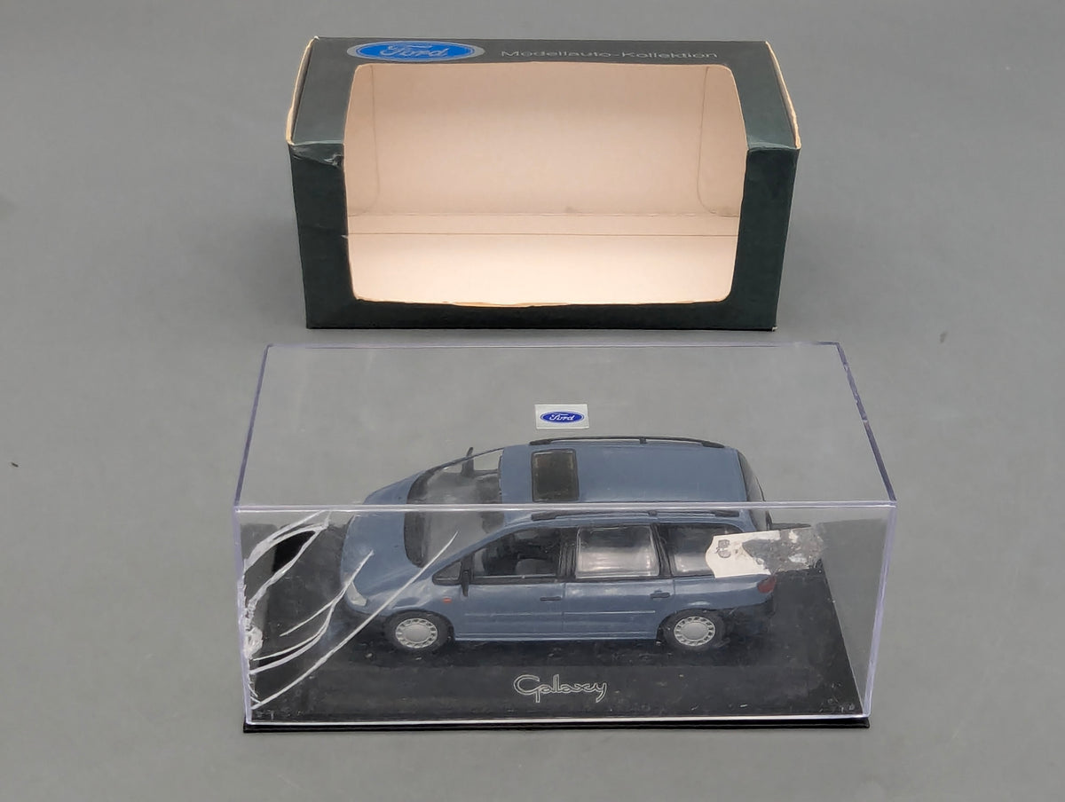 Modellautos 1:43 Minichamps Ford Galaxy Hellblau mit Dealer OVP