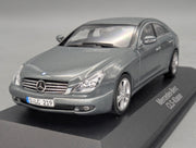 Modellautos 1:43 Minichamps Mercedes-Benz CLS-Klasse Perlitgrau Metallic mit Dealer OVP