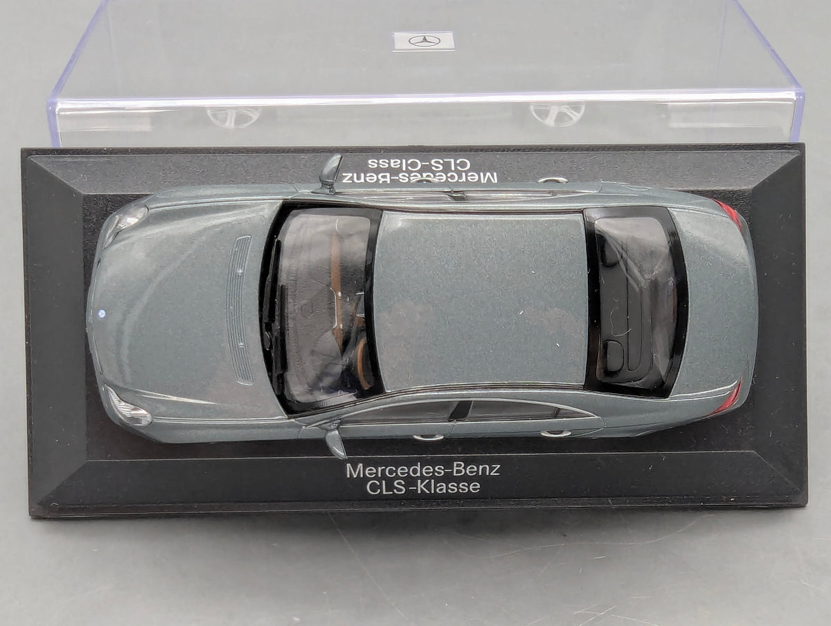 Modellautos 1:43 Minichamps Mercedes-Benz CLS-Klasse Perlitgrau Metallic mit Dealer OVP