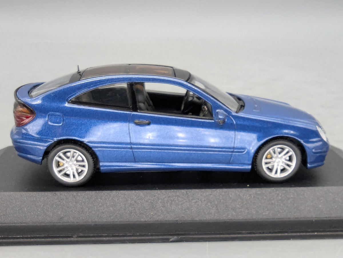 Modellautos 1:43 Minichamps Mercedes-Benz C-Klasse Sport Coupe mit Dealer OVP