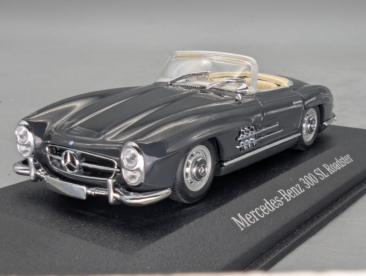 Modellautos 1:43 Minichamps Mercedes-Benz 300 SL Roadster mit Dealer OVP