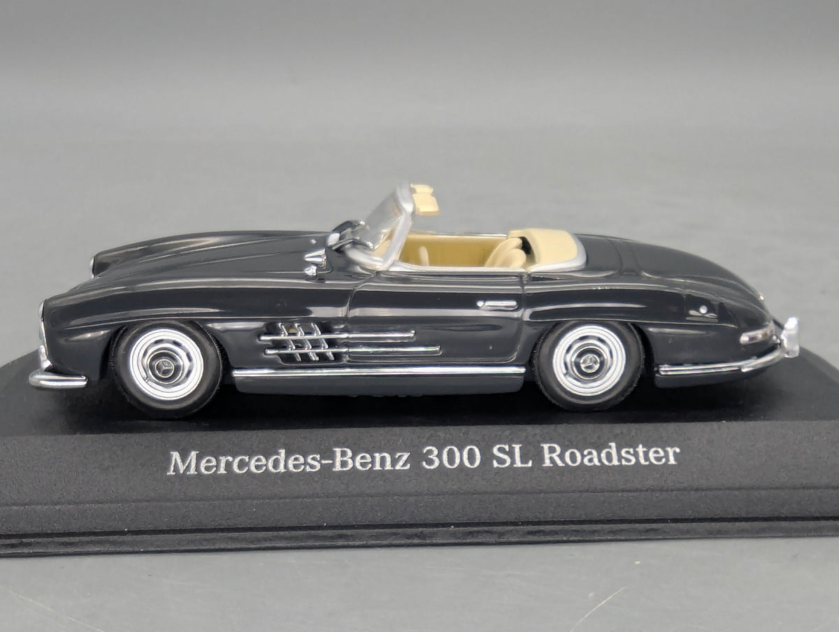 Modellautos 1:43 Minichamps Mercedes-Benz 300 SL Roadster mit Dealer OVP