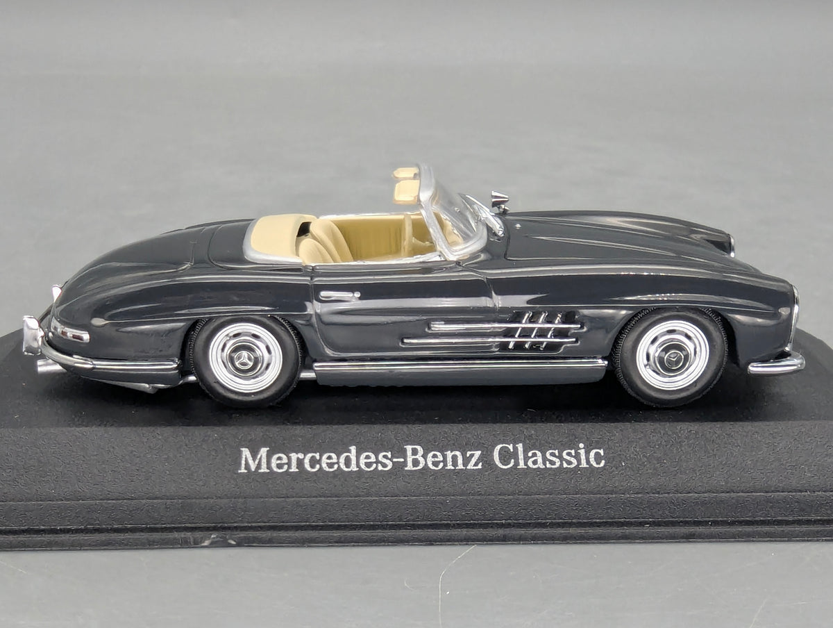 Modellautos 1:43 Minichamps Mercedes-Benz 300 SL Roadster mit Dealer OVP