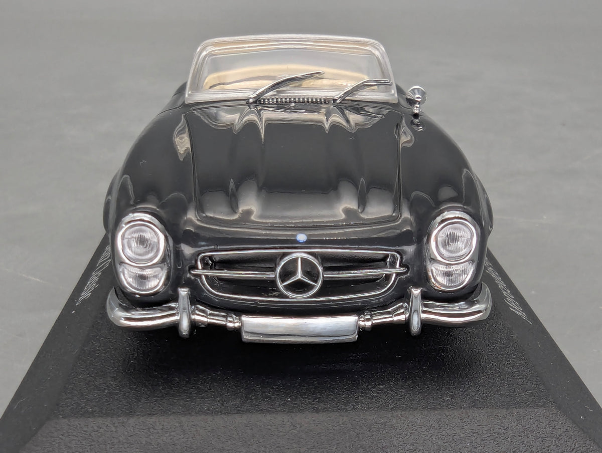 Modellautos 1:43 Minichamps Mercedes-Benz 300 SL Roadster mit Dealer OVP