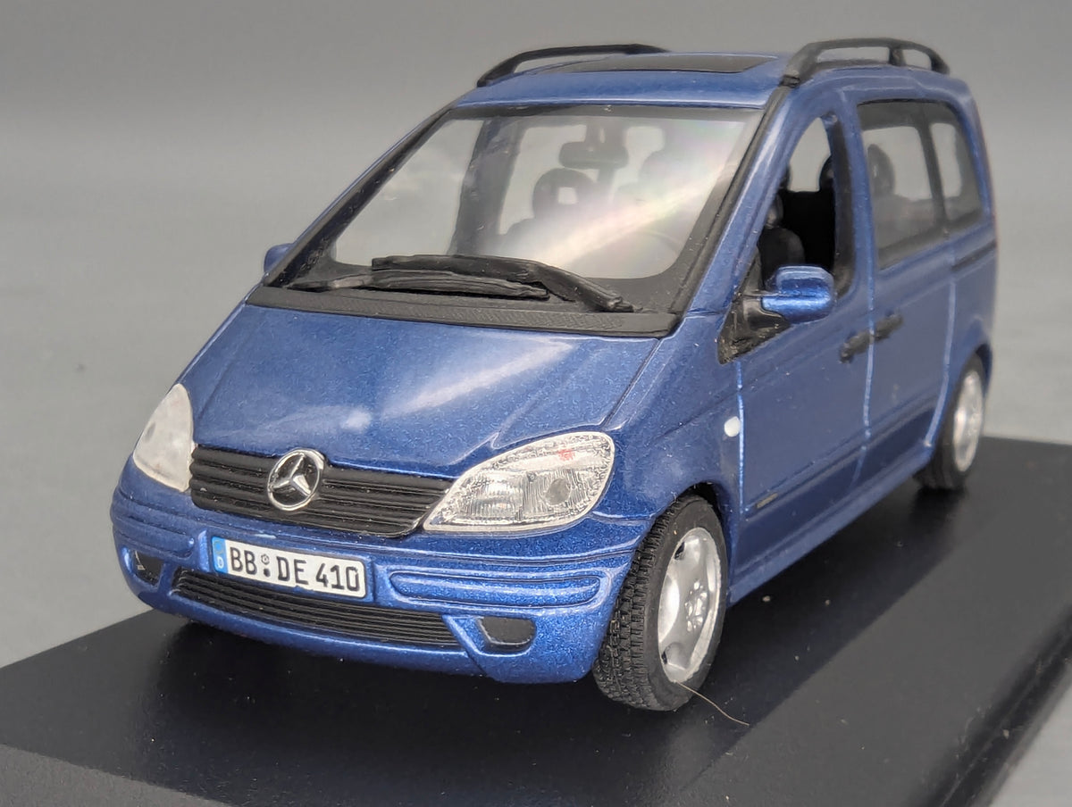 Modellautos 1:43 Minichamps Mercedes-Benz Vaneo Blau Metallic mit Dealer OVP