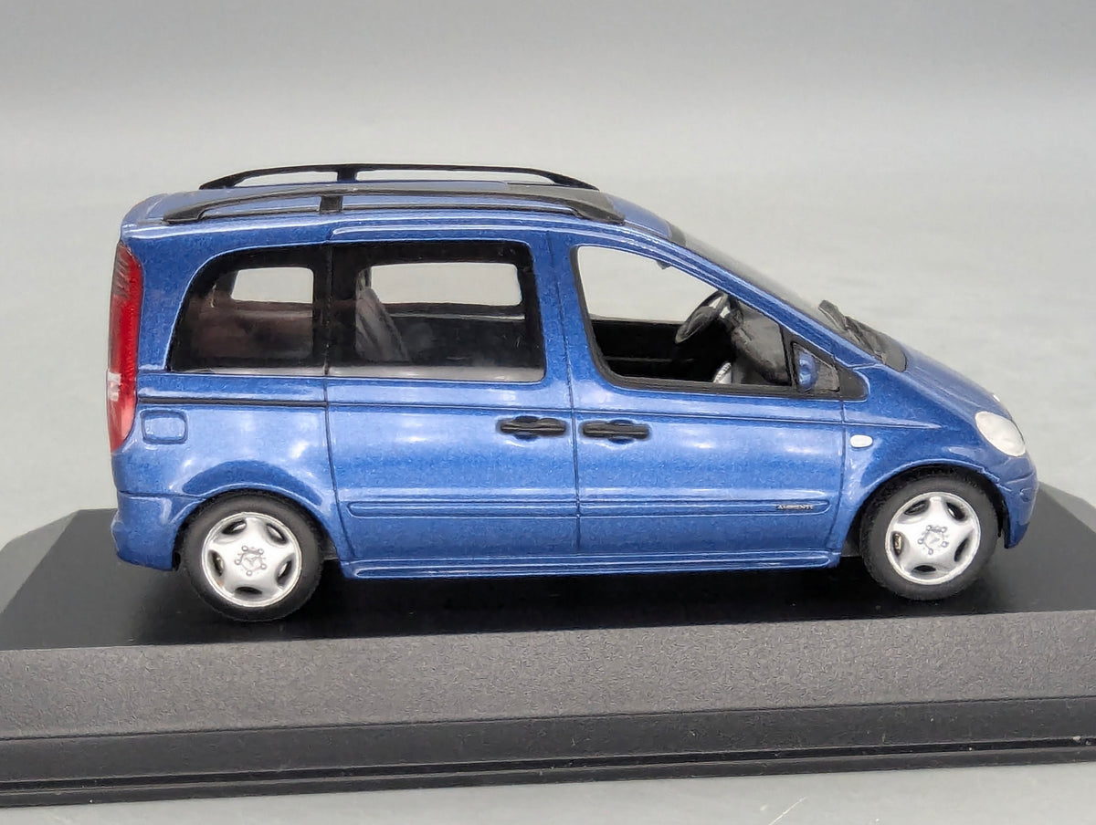 Modellautos 1:43 Minichamps Mercedes-Benz Vaneo Blau Metallic mit Dealer OVP