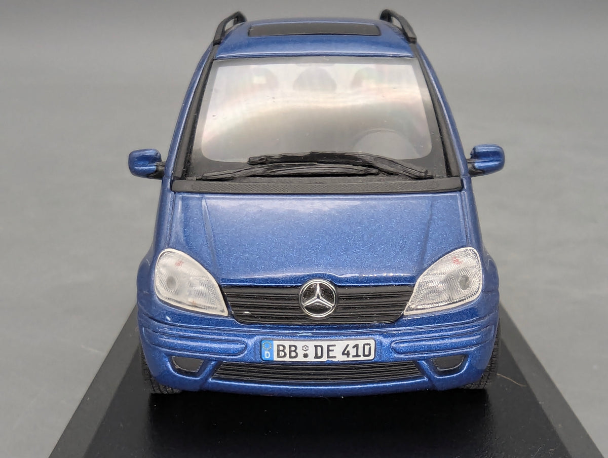 Modellautos 1:43 Minichamps Mercedes-Benz Vaneo Blau Metallic mit Dealer OVP