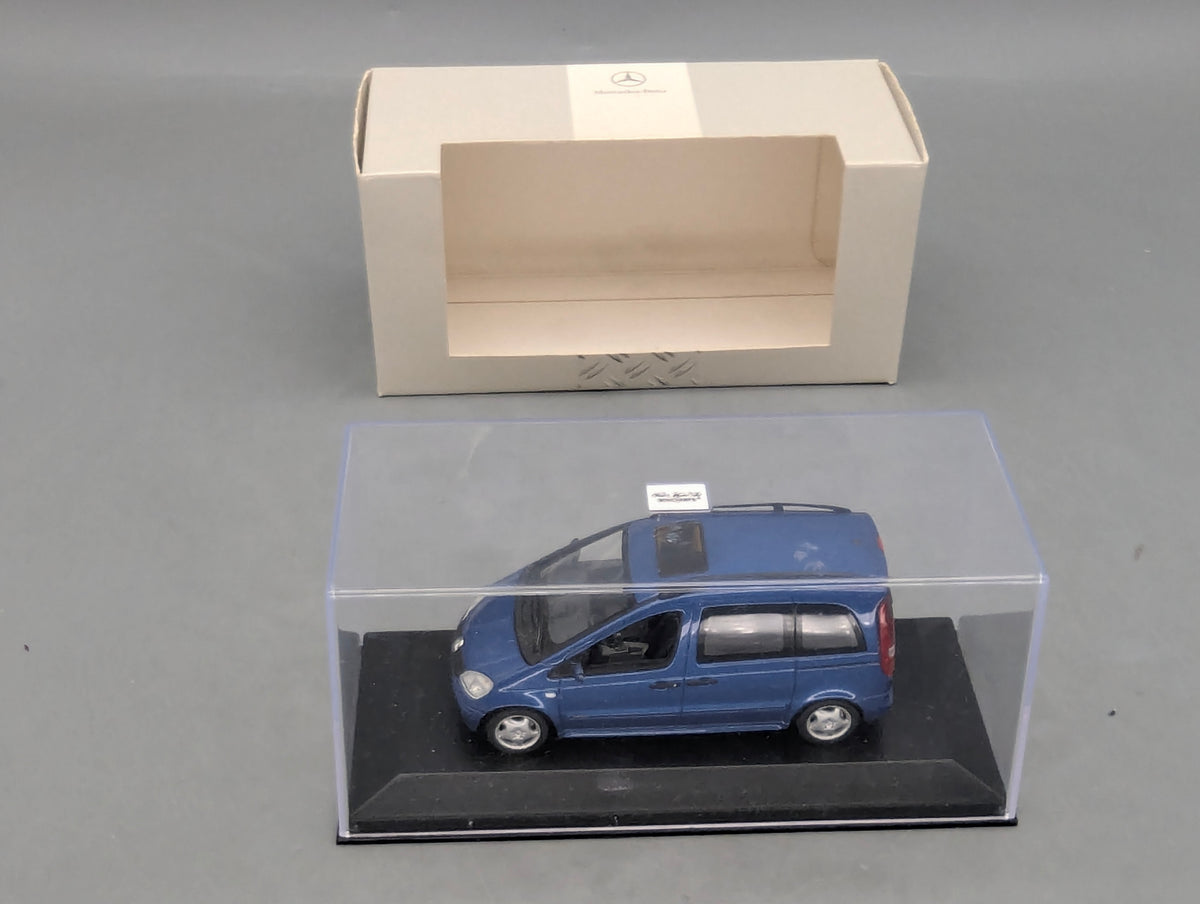 Modellautos 1:43 Minichamps Mercedes-Benz Vaneo Blau Metallic mit Dealer OVP
