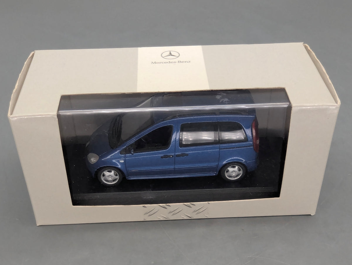 Modellautos 1:43 Minichamps Mercedes-Benz Vaneo Blau Metallic mit Dealer OVP