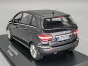 Modellautos 1:43 Minichamps Mercedes-Benz B-Klasse Kosmosschwarz mit Dealer OVP