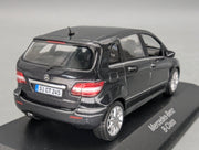 Modellautos 1:43 Minichamps Mercedes-Benz B-Klasse Kosmosschwarz mit Dealer OVP