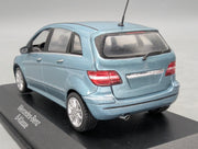 Modellautos 1:43 Minichamps Mercedes-Benz B-Klasse Quellblau mit Dealer OVP