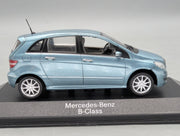 Modellautos 1:43 Minichamps Mercedes-Benz B-Klasse Quellblau mit Dealer OVP