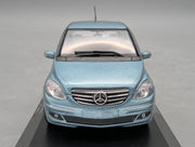Modellautos 1:43 Minichamps Mercedes-Benz B-Klasse Quellblau mit Dealer OVP