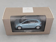Modellautos 1:43 Minichamps Mercedes-Benz B-Klasse Quellblau mit Dealer OVP