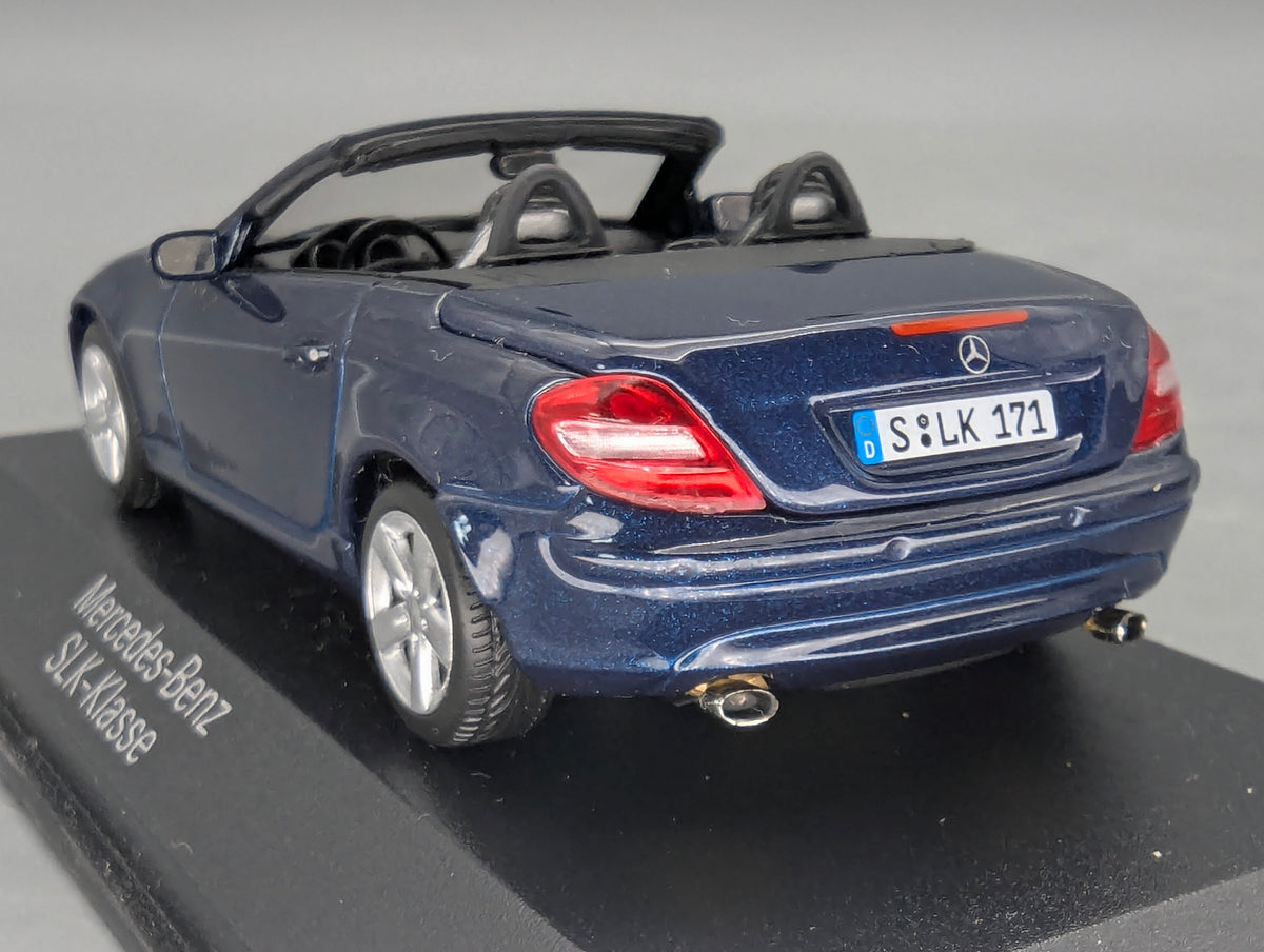 Modellautos 1:43 Minichamps Mercedes-Benz SLK-Klasse Benetoitblau mit Dealer OVP