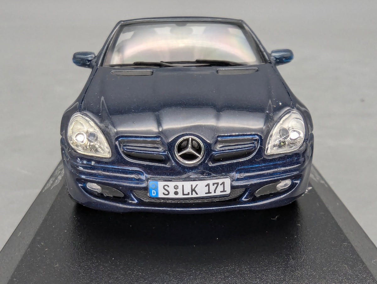Modellautos 1:43 Minichamps Mercedes-Benz SLK-Klasse Benetoitblau mit Dealer OVP