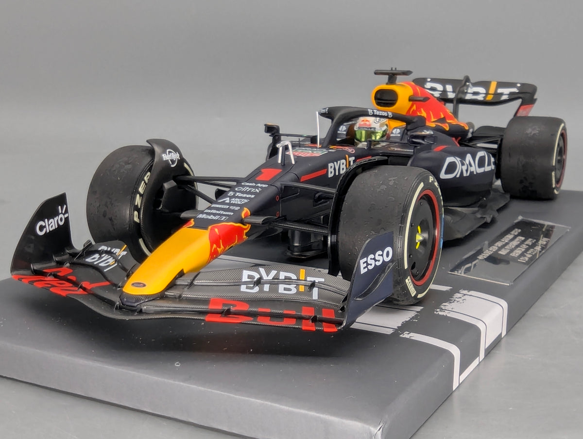 Modellautos 1:43 Minichamps Red Bull RB18 WINNER French GP 2022 Verstappen OVP