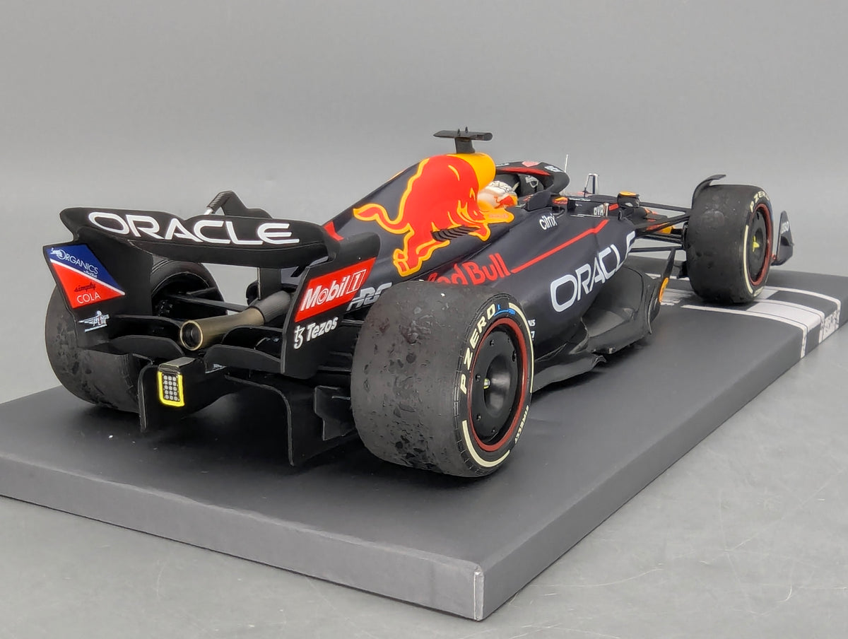 Modellautos 1:43 Minichamps Red Bull RB18 WINNER French GP 2022 Verstappen OVP