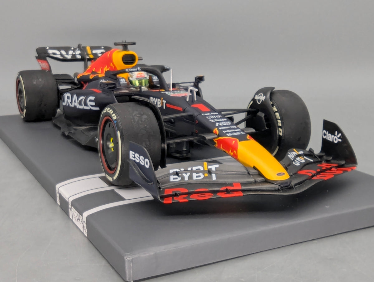 Modellautos 1:43 Minichamps Red Bull RB18 WINNER French GP 2022 Verstappen OVP