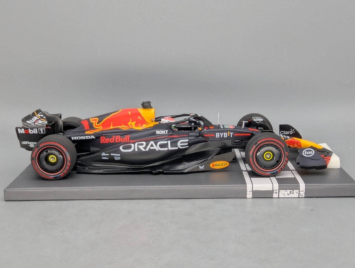 Modellautos 1:43 Minichamps Red Bull RB19 WINNER Spanish GP 2023 Verstappen OVP