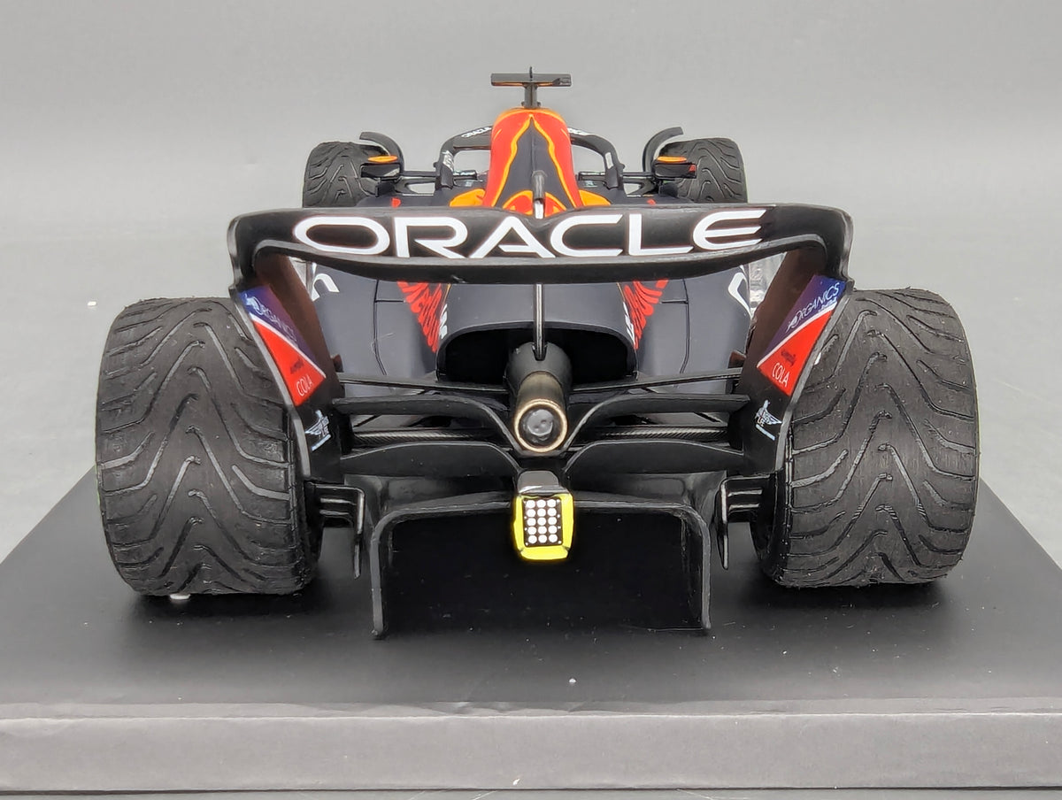 Modellautos 1:43 Minichamps Red Bull RB18 WINNER Imola 2022 Verstappen OVP