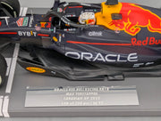 Modellautos 1:43 Minichamps Red Bull RB18 WINNER Canada GP 2022 Verstappen OVP