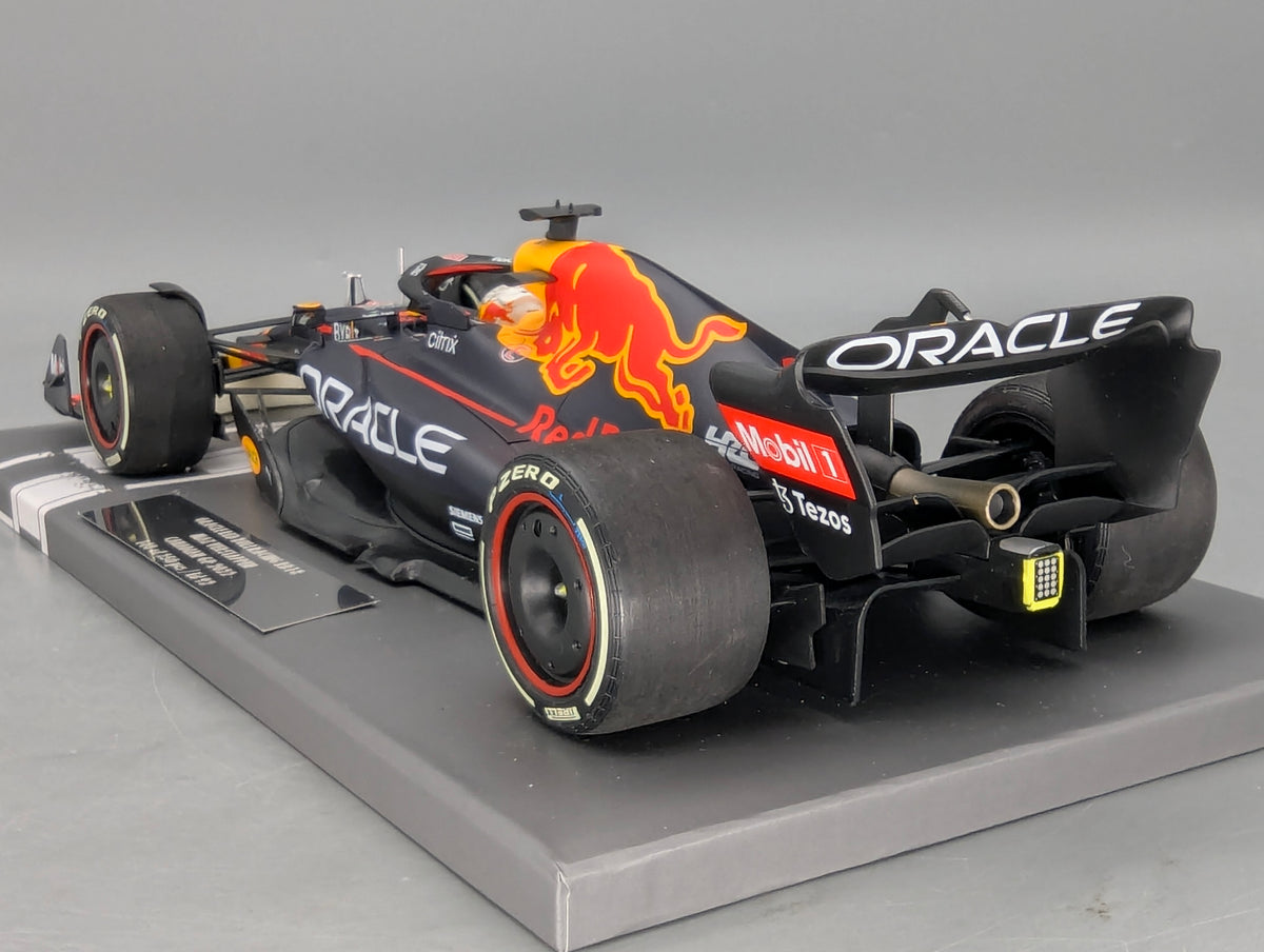 Modellautos 1:43 Minichamps Red Bull RB18 WINNER Canada GP 2022 Verstappen OVP