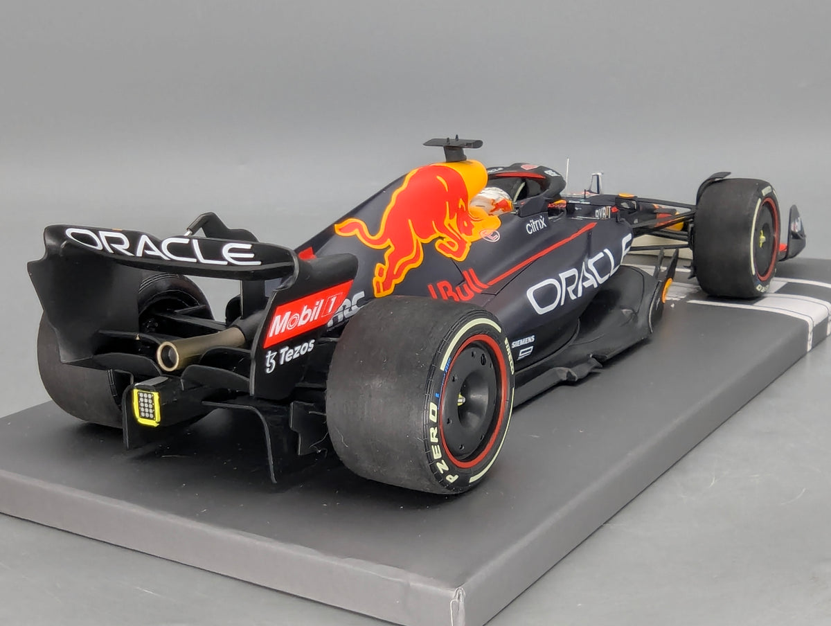 Modellautos 1:43 Minichamps Red Bull RB18 WINNER Canada GP 2022 Verstappen OVP