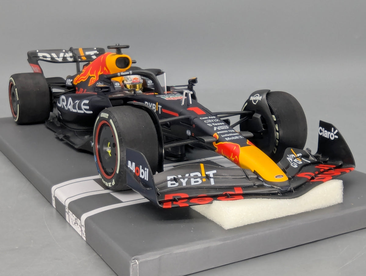 Modellautos 1:43 Minichamps Red Bull RB18 WINNER Canada GP 2022 Verstappen OVP