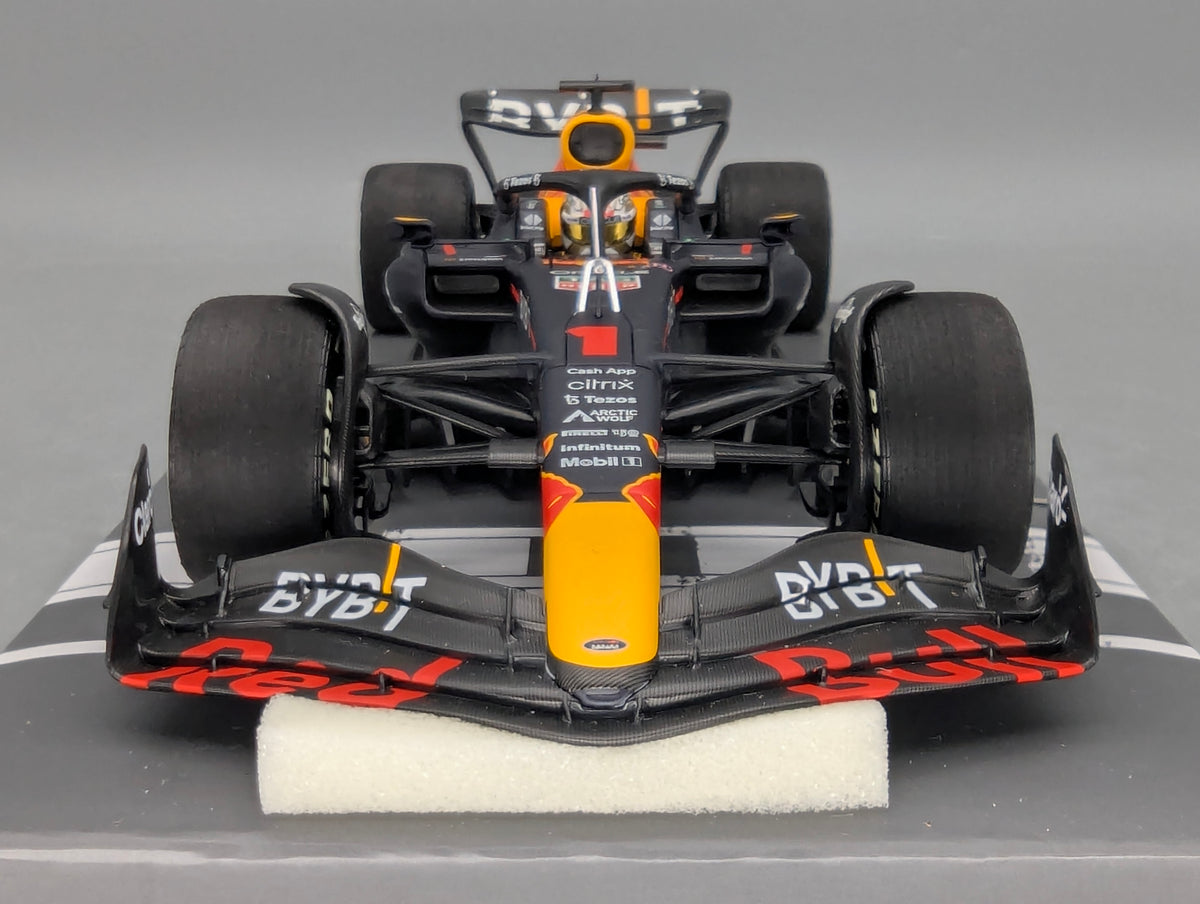 Modellautos 1:43 Minichamps Red Bull RB18 WINNER Canada GP 2022 Verstappen OVP